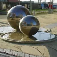 Фонтан из 2 стальных шаров (518906) ∅ 1 и ∅ 1,5 м. Новосибирск 